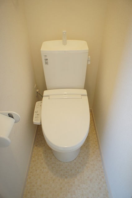 トイレ　温水洗浄暖房便座