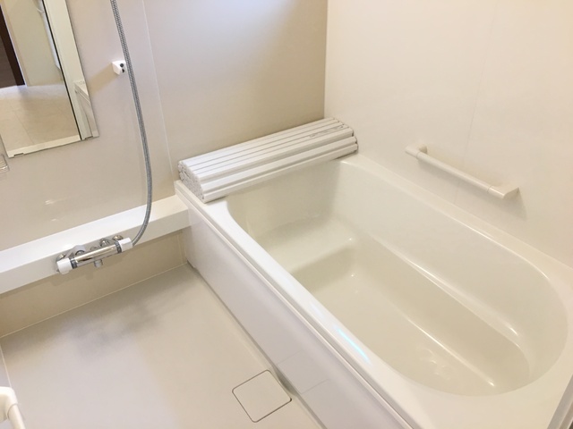 バス・シャワールーム　追焚給湯付きバス