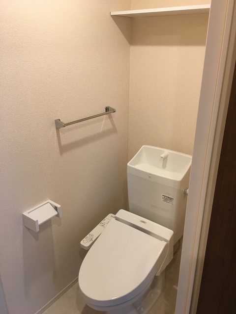 トイレ　温水洗浄便座