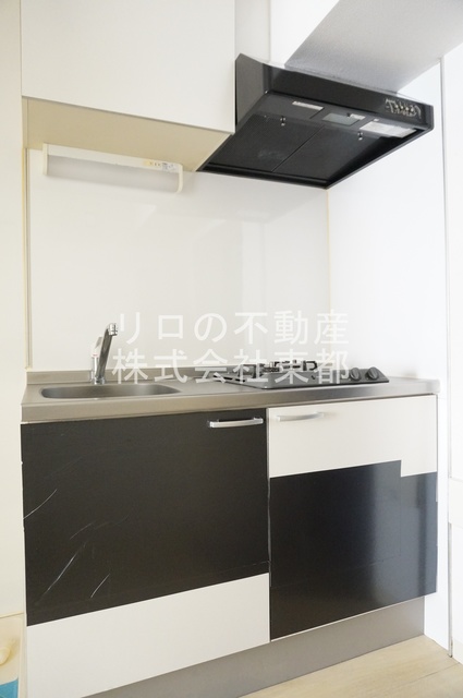 キッチン　システムキッチンは調理スペースも広くストレスなくお料理可能♪