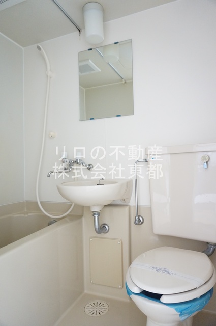 バス・シャワールーム　お掃除しやすい☆洗面台付き３点ユニットです☆