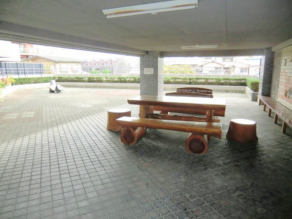 その他共有部分　２階共用部にこんな憩いのスペースが有ります☆