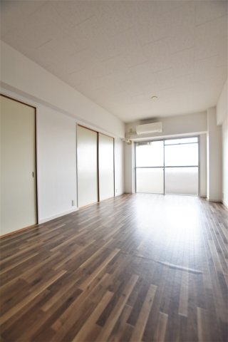 居室・リビング　別号室の画像です。ご参考下さい