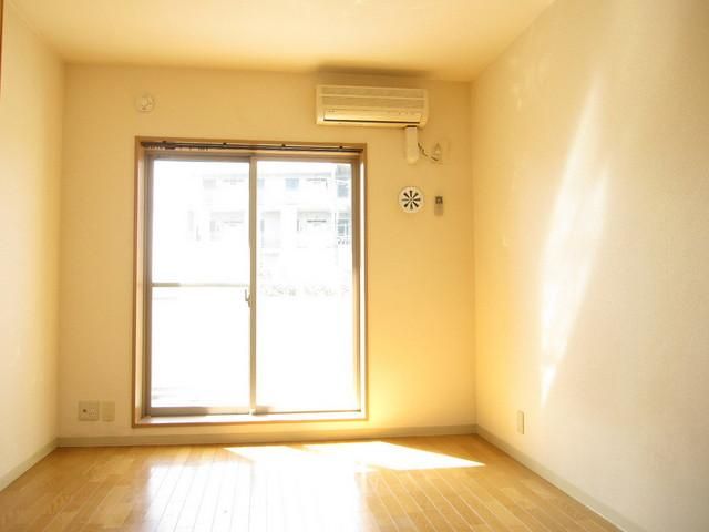 居室・リビング　★広い洋室★