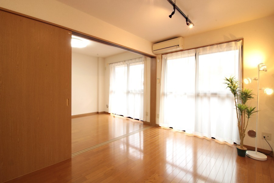 居室・リビング　きれいなリビング