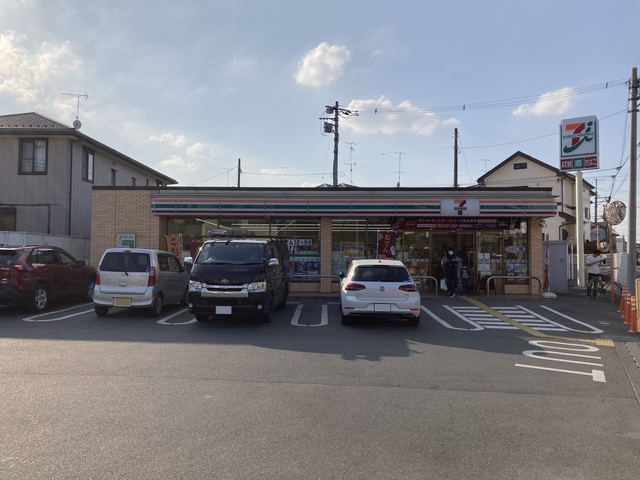 コンビニ　セブンイレブン鴻巣宮前原店（コンビニ）まで362m