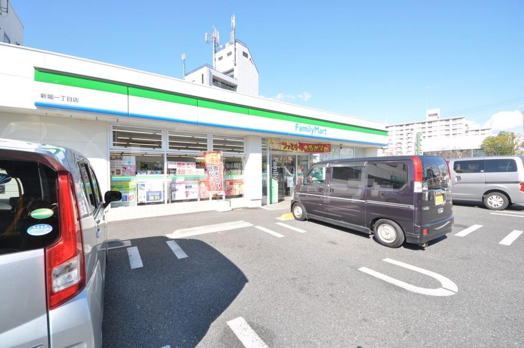 コンビニ　ファミリマート　新堀一丁目店（コンビニ）まで100m