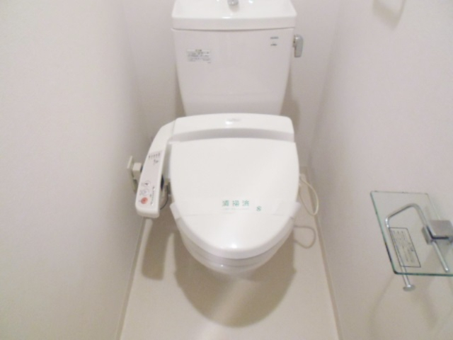 トイレ　人気の温水洗浄便座です！