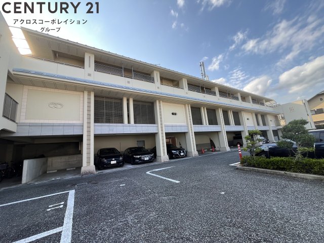 建物外観　オートロック付きで外部からの出入りが無く安心です