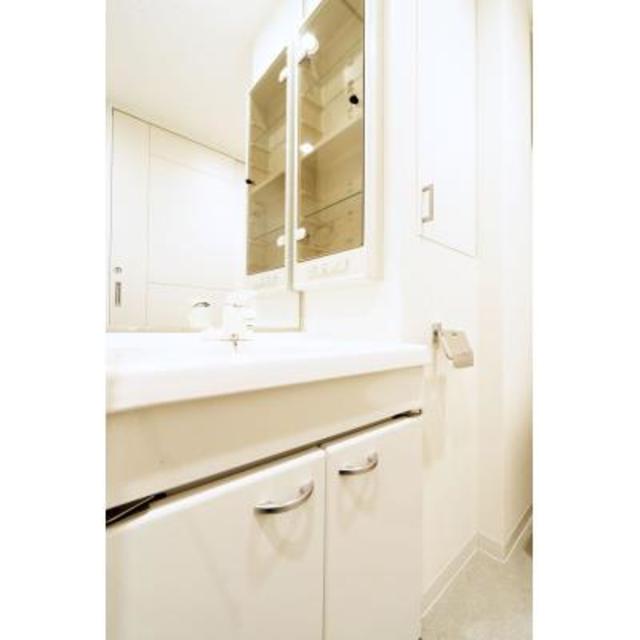 洗面設備　※写真は同タイプ住戸です。