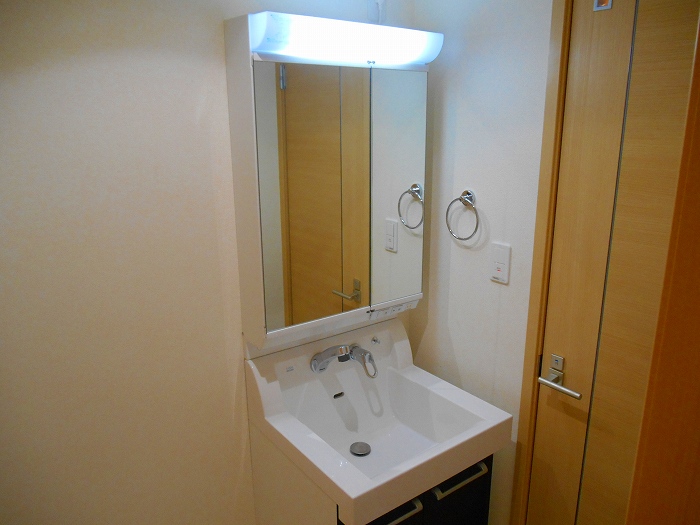 洗面設備　反転写真です