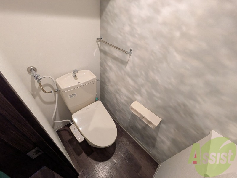 トイレ　シャワートイレになっているので快適です！