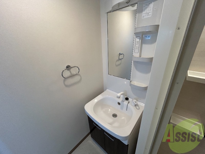 洗面設備　独立洗面台なので、朝の身支度もバッチリです。