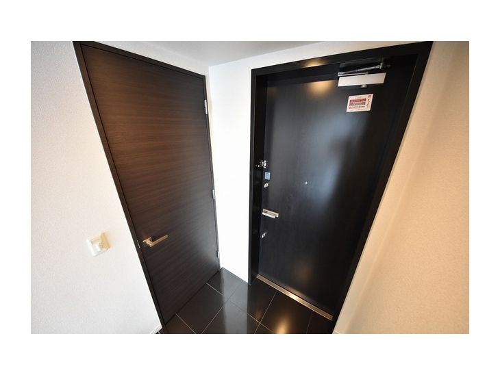 玄関　同タイプ参考写真