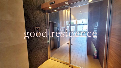 エントランス　【女性のお一人暮らしでも安心のセキュリティ♪】