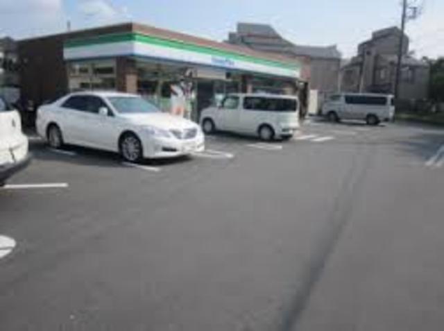 コンビニ　ファミリーマート府中是政店（コンビニ）まで224m