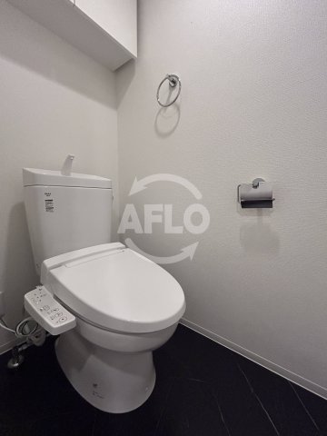 トイレ　アドバンス江坂ラシュレ　トイレ