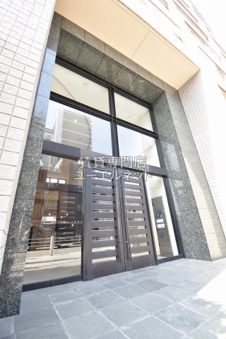 エントランス　オートロック完備