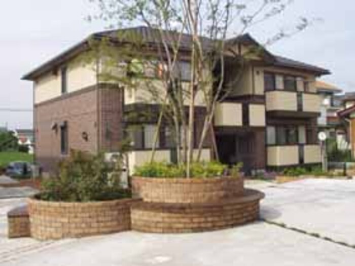 建物外観　落ち着いた雰囲気の外観です