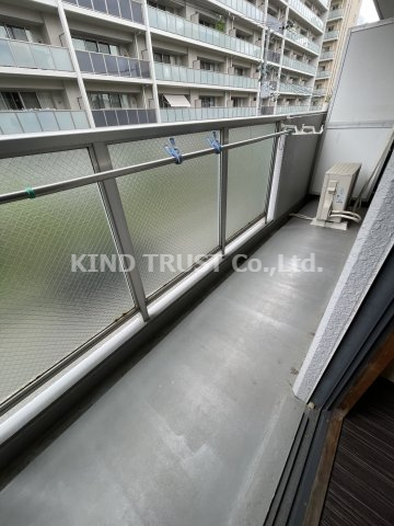 バルコニー　開放的で明るい空間を演出してくれるバルコニーです