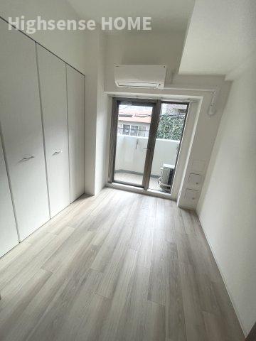 その他部屋・スペース　開放的な寝室です