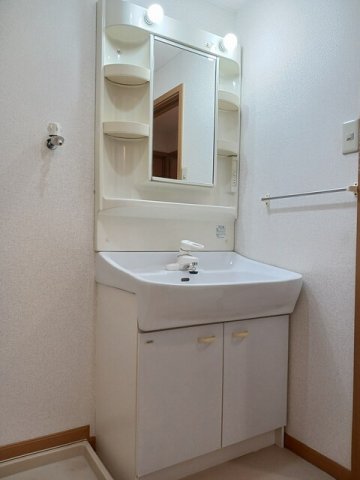 洗面設備　コンパクトで使いやすい洗面所