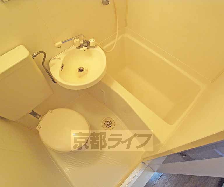 バス・シャワールーム　キレイなユニットバスです。