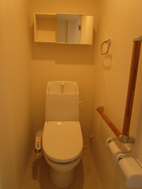 トイレ　写真は103号室です（参写真は103号室です（参考）