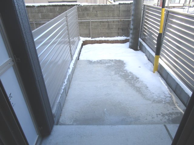 バルコニー　写真は103号室です（参考）