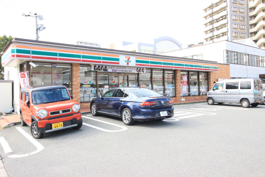 コンビニ　セブンイレブン博多駅南3丁目店（コンビニ）まで216m