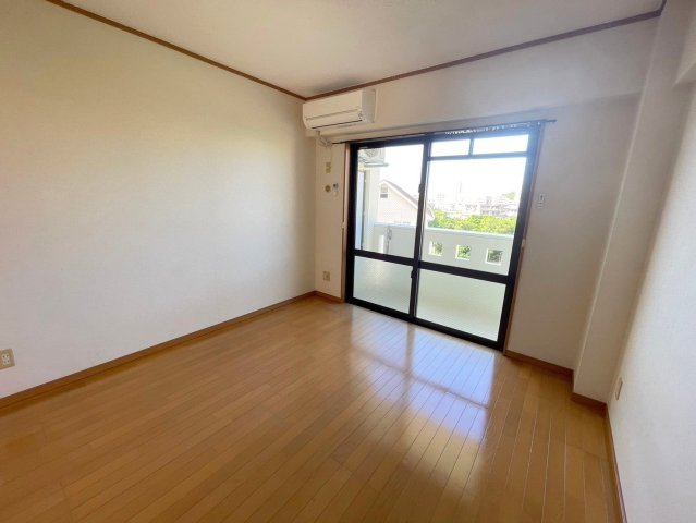 居室・リビング　※別部屋の写真を掲載しております