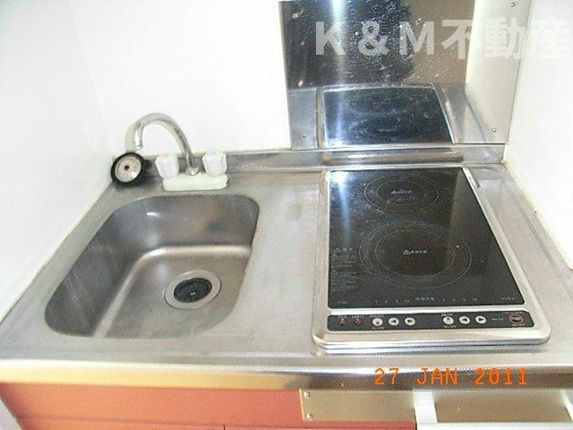 キッチン　コンパクトなキッチンで掃除もラクラク