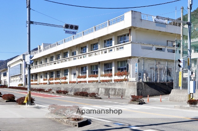小学校　昼間小学校（小学校）まで900m