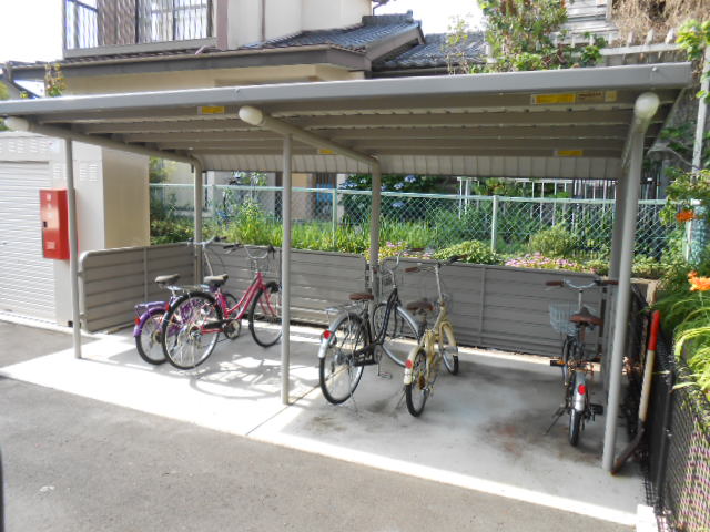 駐車場　駐輪場（共用）完備