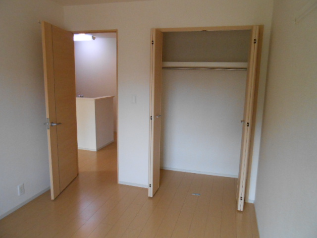 収納　寝室内収納（クローゼット・１間分）完備