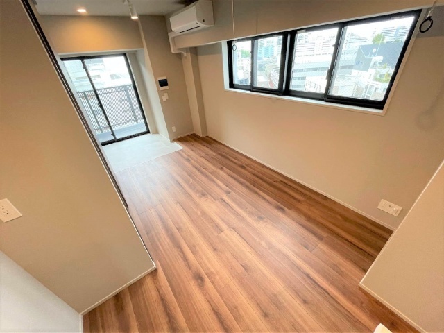 居室・リビング　※同物件別号室の参考写真です。