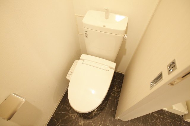 トイレ　トイレ