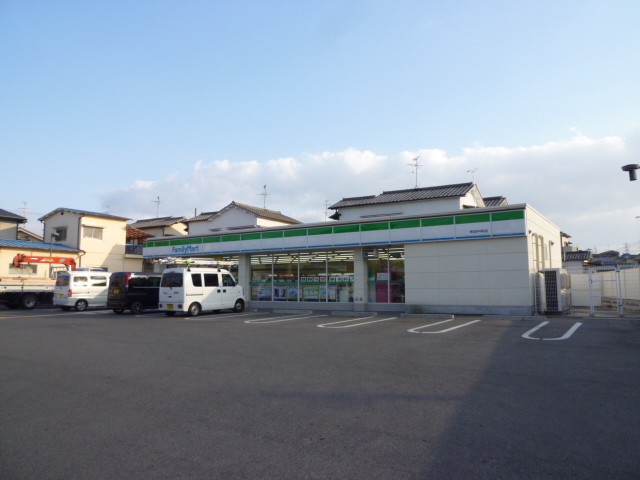 コンビニ　ファミリーマート堺深井中町店（コンビニ）まで1057m