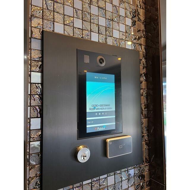 ロビー　オートロック