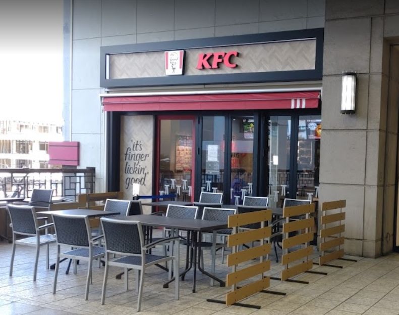 飲食店　ケンタッキーフライドチキン武蔵浦和マーレ店（飲食店）まで809m