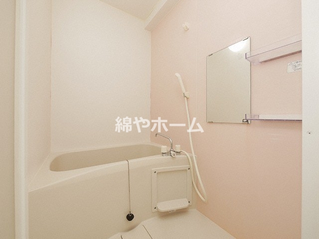 バス・シャワールーム　落ち着いた空間のお風呂です