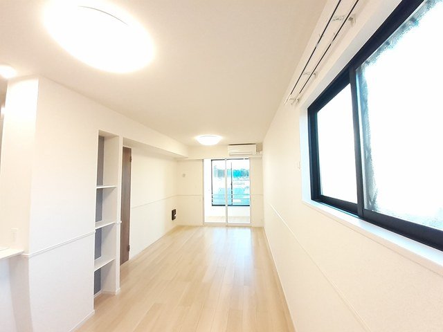 居室・リビング　こちらの居間で趣味の時間をお楽しみください