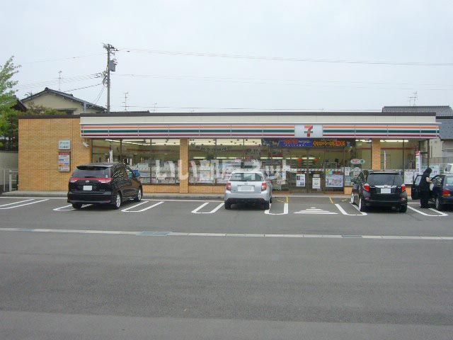 コンビニ　セブンイレブン金沢泉野町店（コンビニ）まで993m