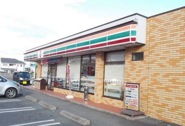 コンビニ　セブンイレブン伊勢崎富塚店（コンビニ）まで170m