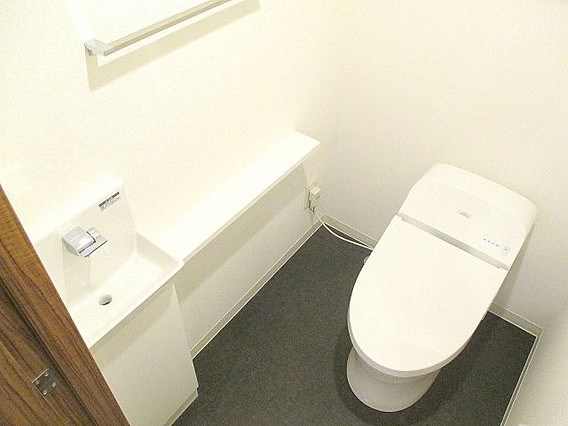 トイレ　弊社は全物件が仲介手数料半月分でご紹介可能です！