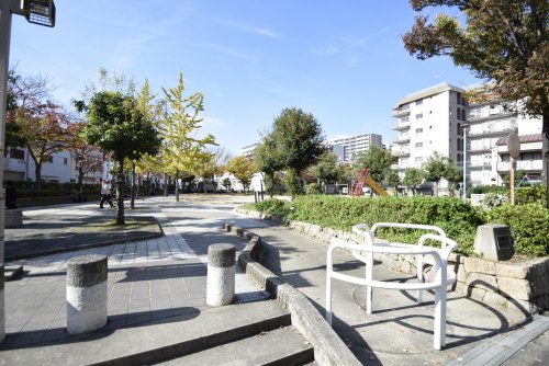 公園　中津中央公園（公園）まで886m