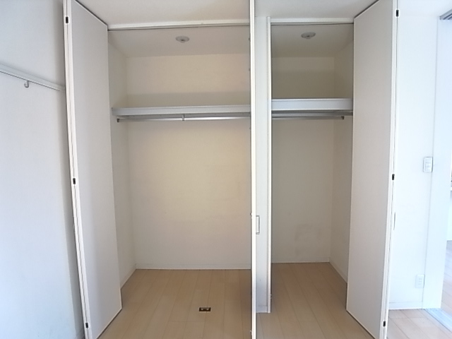 収納　寝室　クローゼット