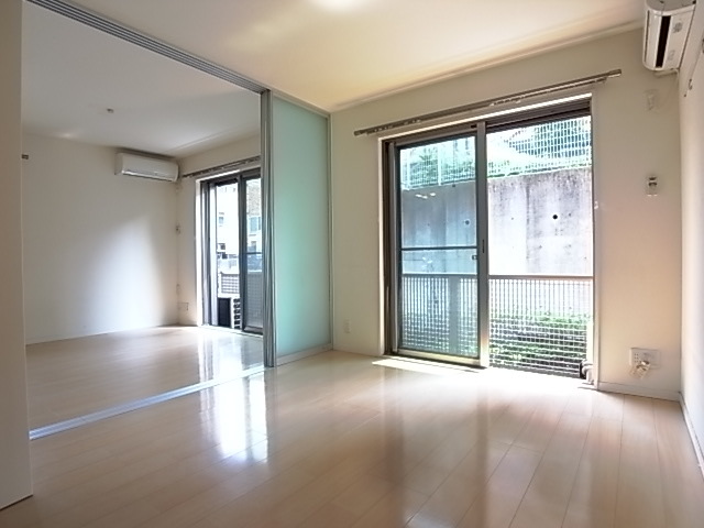 居室・リビング　寝室