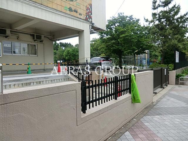 小学校　江東区立辰巳小学校（小学校）まで767m