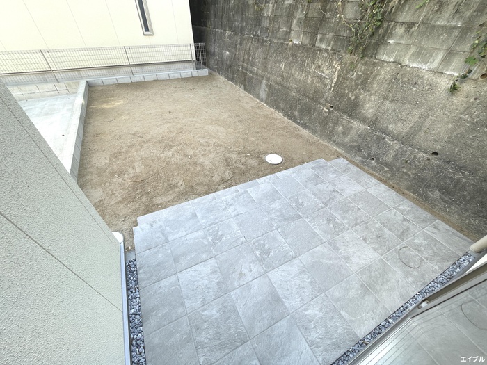 庭　反転タイプの別のお部屋になります